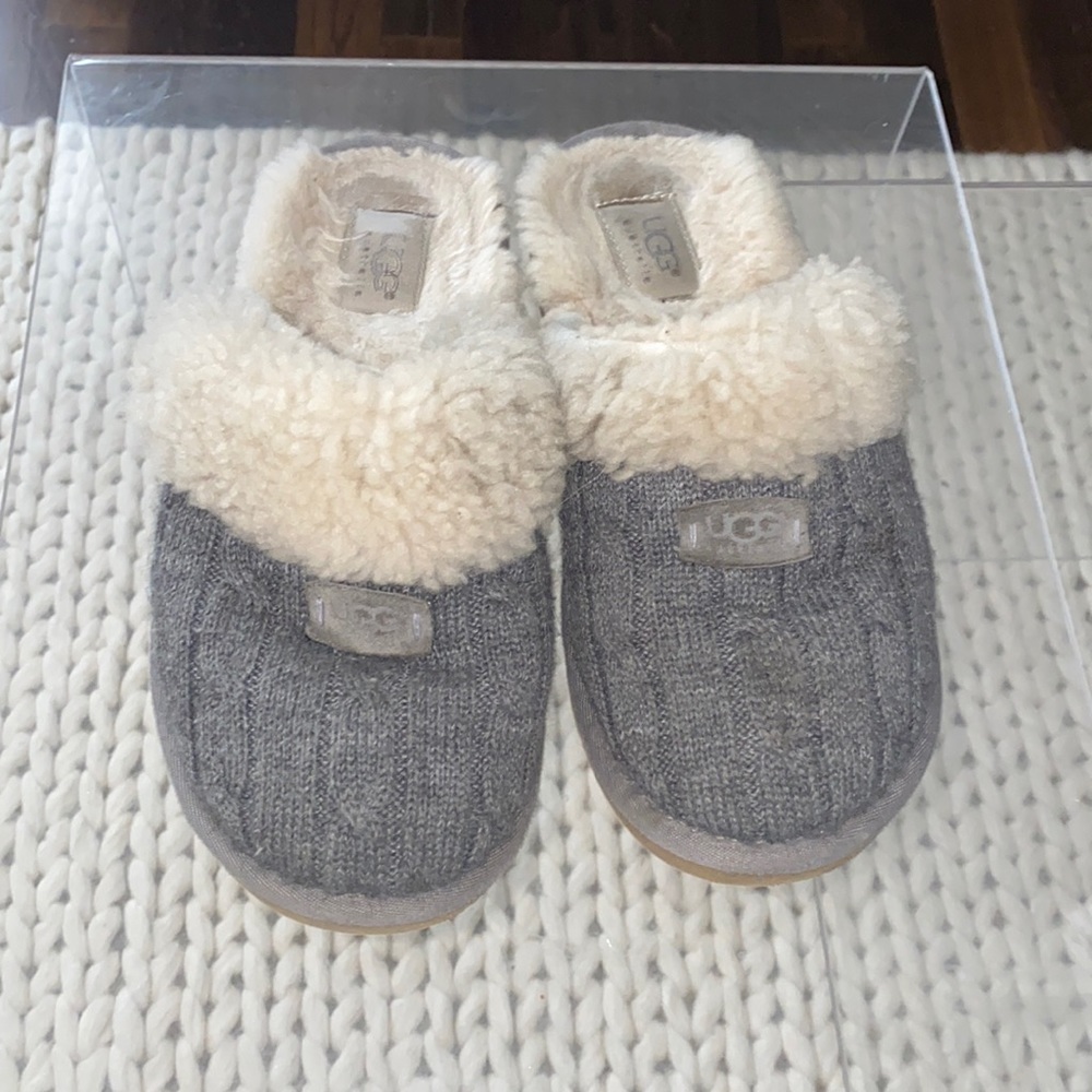 Gray cable knit ugg slippers